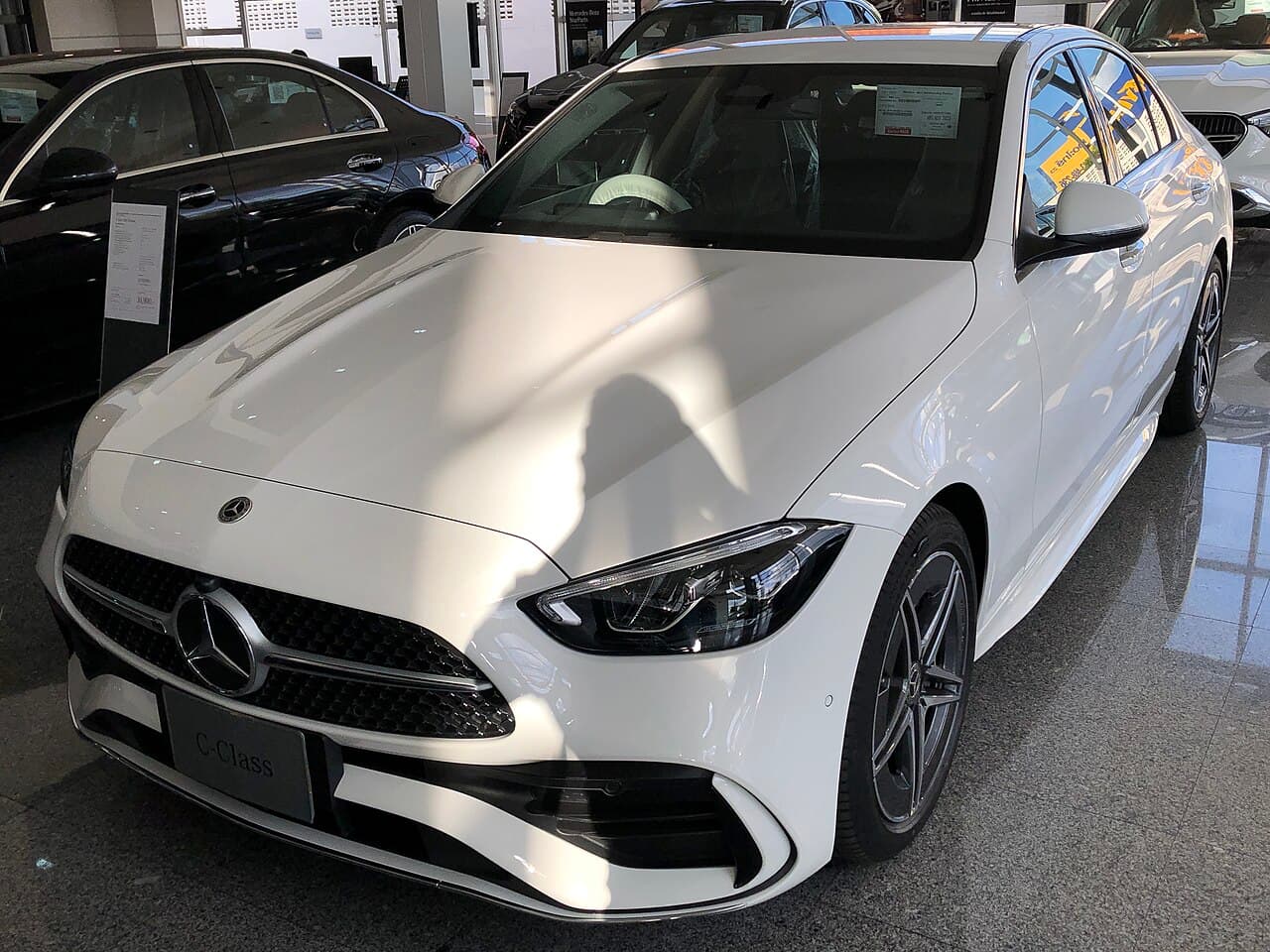 Mercedes-Benz C-Class 2024