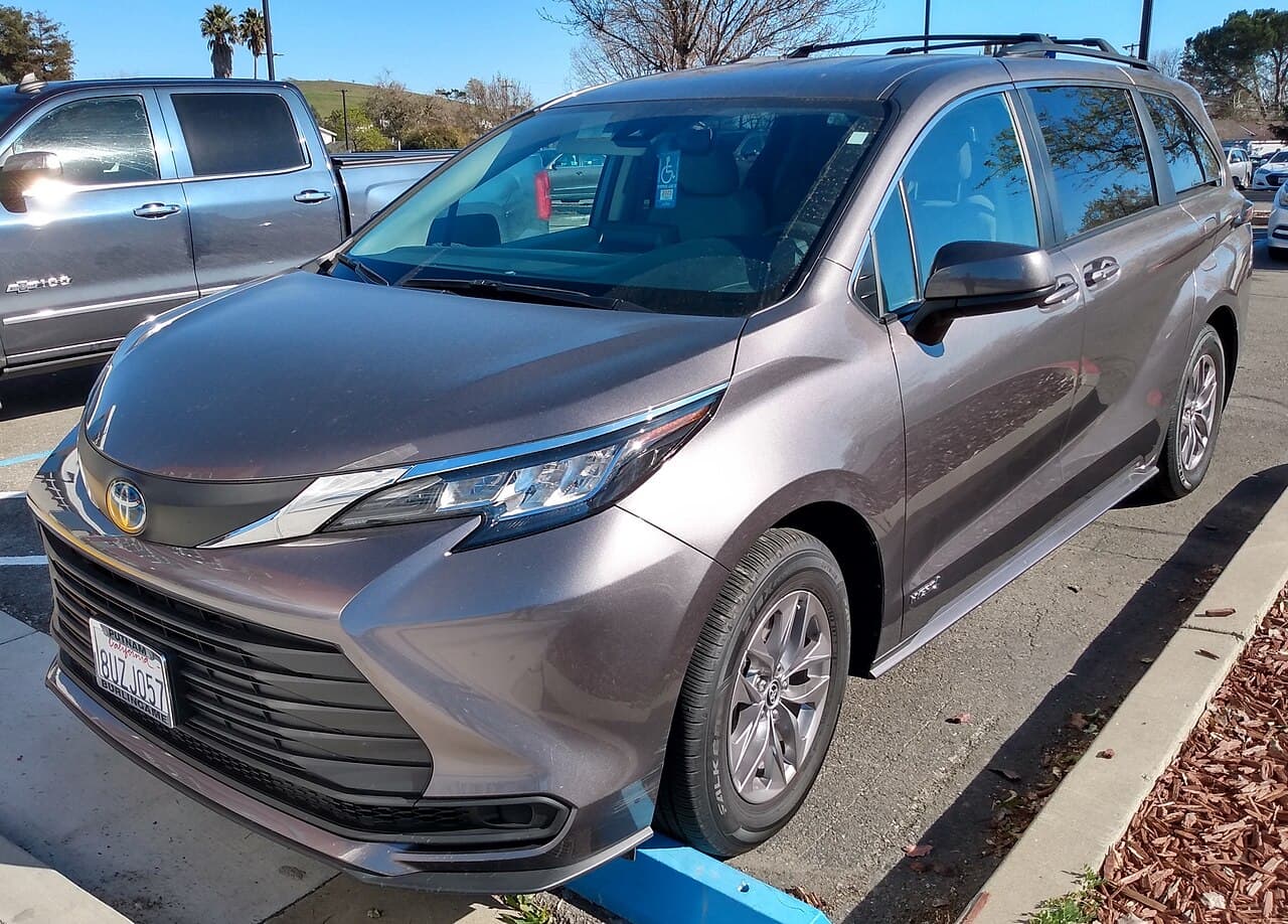 Toyota Sienna 2024